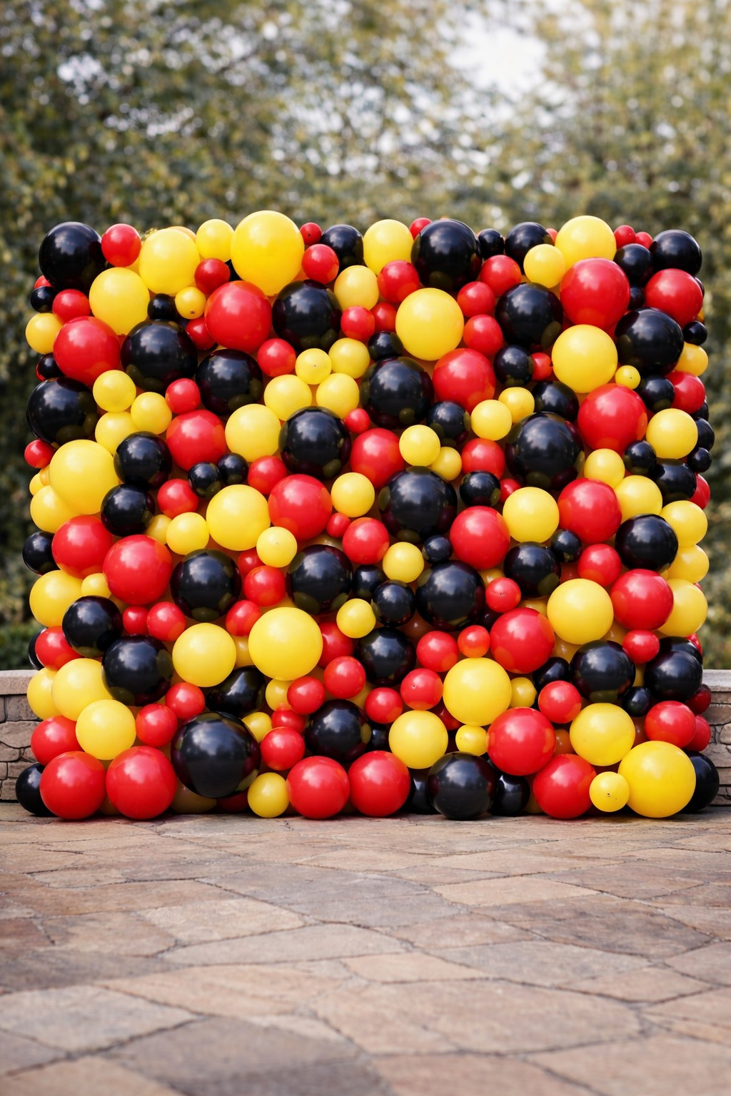 Mickey Mouse red, yellow & black balloon wall
