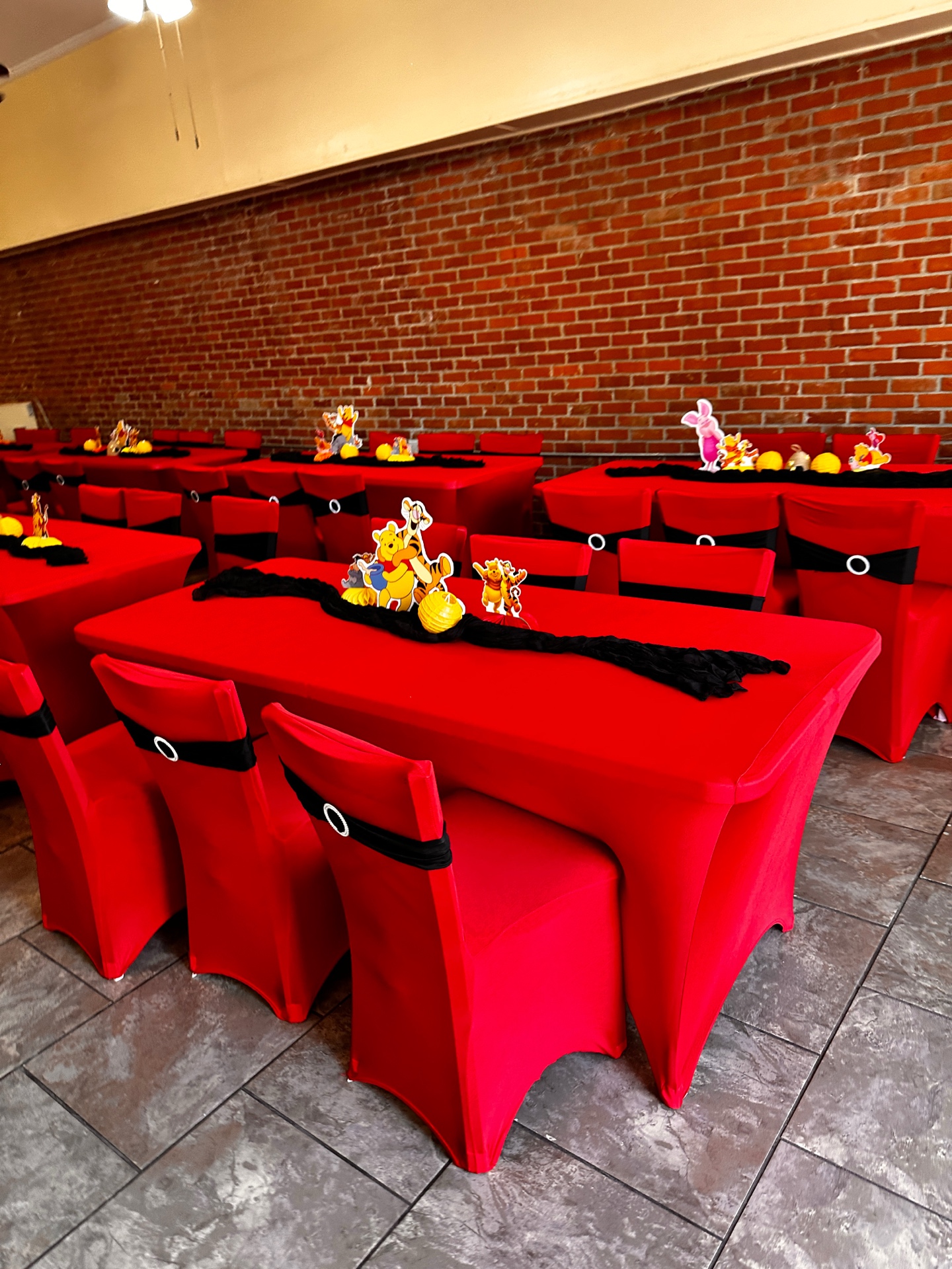 Baby Pooh themed tables & chairs